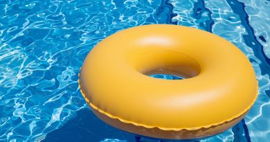 Swimming Pool Pool Float Vacation  - Mariakray / Pixabay